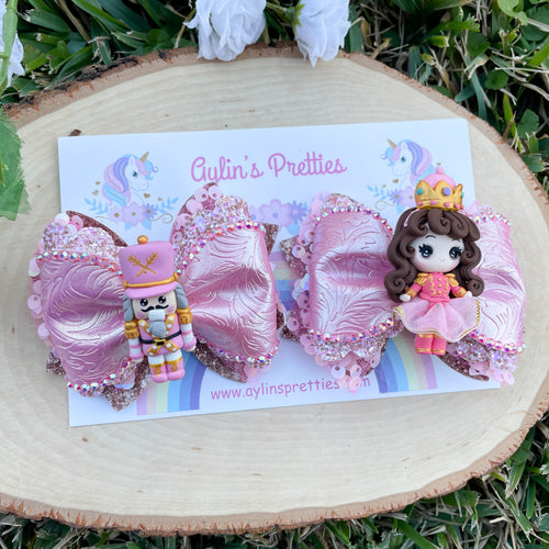 Nutcracker Bow Set